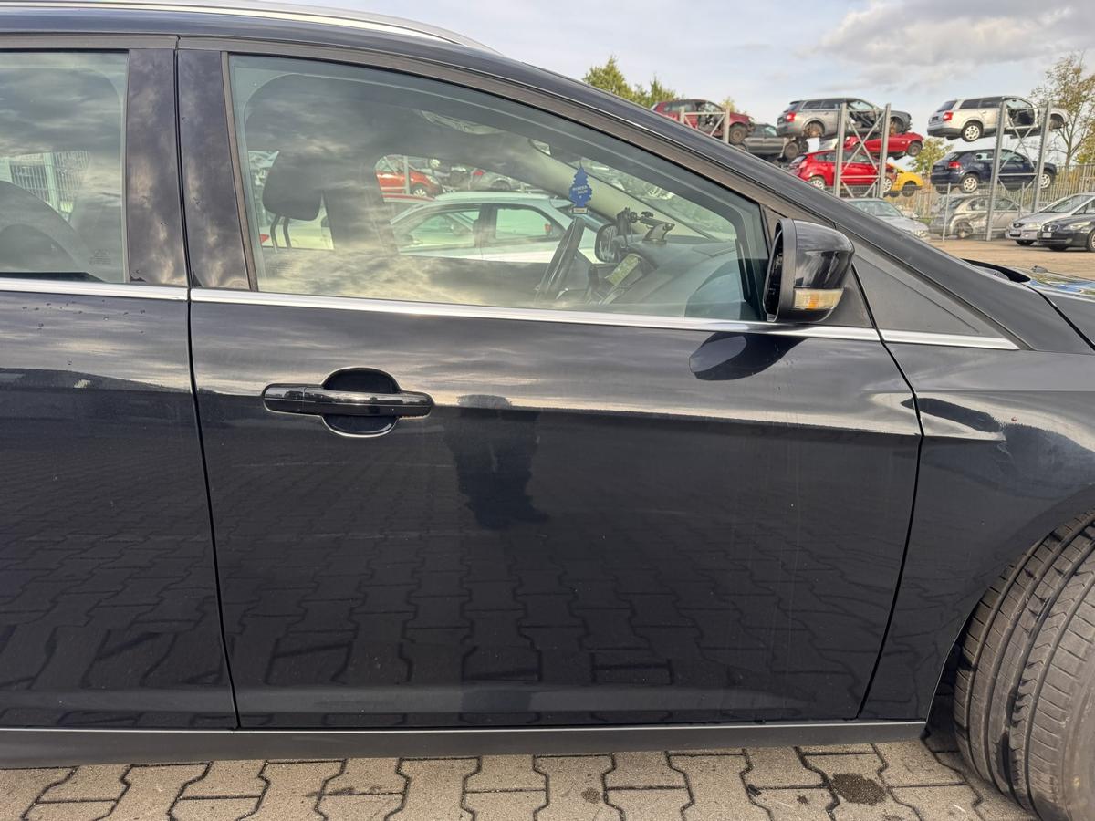 Ford Focus 3 original T&uuml;r vorn rechts Panther Schwarz Rohbau Bj.2011